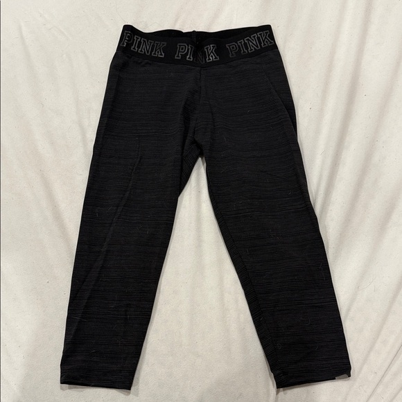 PINK Victoria's Secret Black Cropped Leggings - Picture 1 of 4